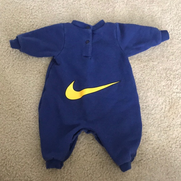 Infant Nike sweatsuit - Picture 2 of 4